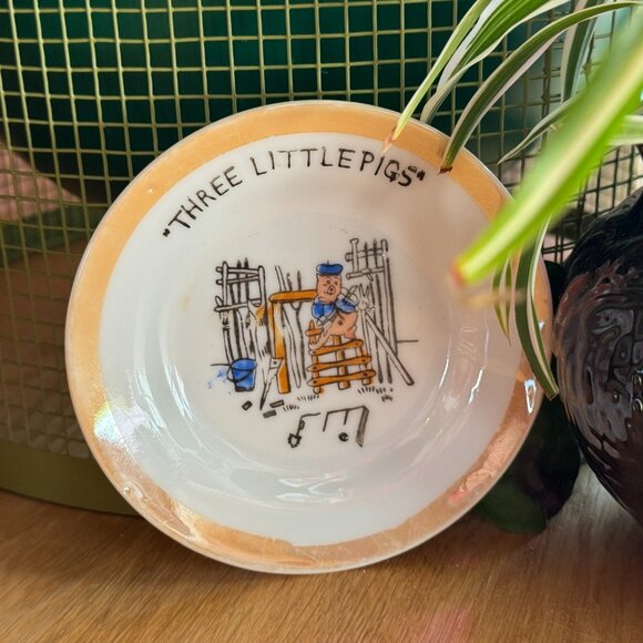 Three Little Pigs Decorative Lusterware Plate, Stick House, Japan Circa 1960s - Picture 4 of 10